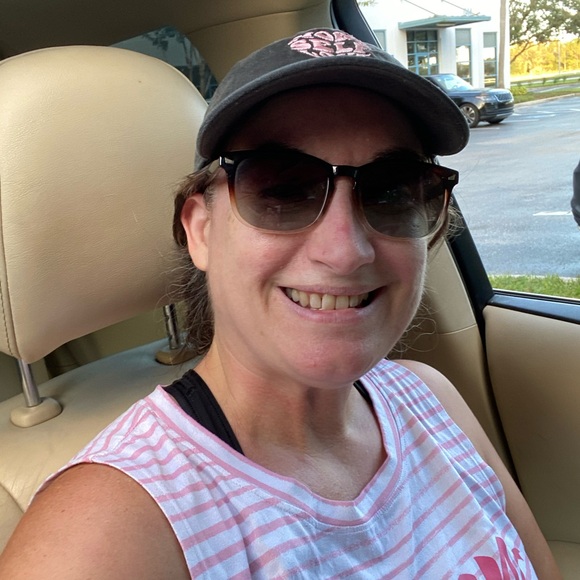 Meet your Posh Ambassador, Jennifer - Picture 2 of 13